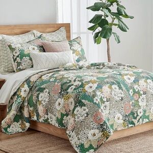 New Levtex Bettina Quilt Set King quilt with 2 King shams